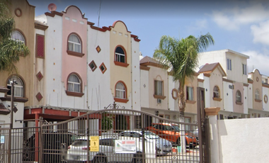 CASA EN VENTA EN JARDINES DE AGUA CALIENTE REMATO!