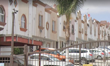 CASA EN VENTA EN JARDINES DE AGUA CALIENTE REMATO!