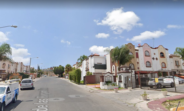 CASA EN VENTA EN JARDINES DE AGUA CALIENTE REMATO!