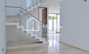 Casa en venta en privada Cholul en Mérida