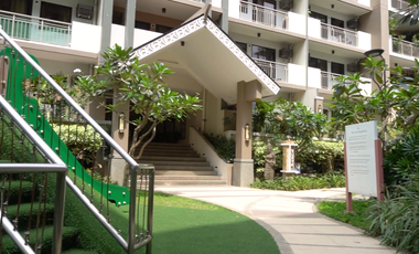 2-Bedroom Unit With Balcony Overlooking the Alabang Skyline
