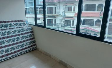 Suite de alquiler en Kennedy Norte, Parqueo Cerrado.