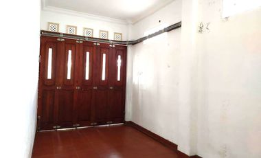 Rumah Mewah di Tepi Jalan Kalimantan dekat Kampus UGM