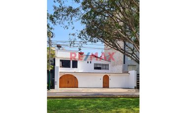 Hermosa Casa De 03 Pisos Ideal Para Vivir, Cerca A Upc, Esan, Alamos, Colegios, Centros Comerciales