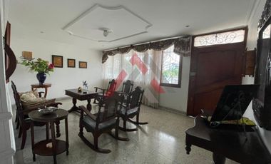 SE VENDE CASA DE DOS PISOS BARRIO VENECIA, SINCELEJO