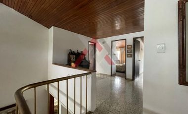 SE VENDE CASA DE DOS PISOS BARRIO VENECIA, SINCELEJO