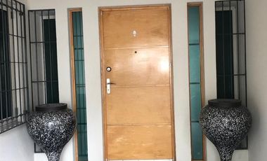 CASA EN VENTA DE UN PISO EN LA ZONA DE SANTA ENGRACIA VALLE ORIENTE CERCA DE IGLESIA