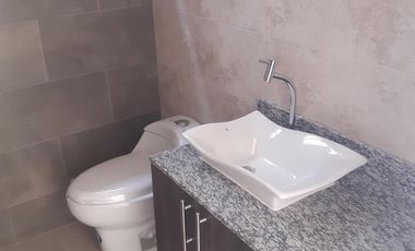 Casa en Venta en via Samborondón en Urb. Al Rio 3 y 4 habitaciones