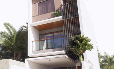 Pre-selling 3-Storey House in Consolacion Cebu