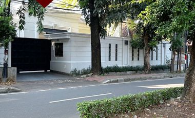 Lelang Rumah Menteng, Mewah 2 Lantai, Jakarta Pusat