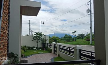Modern Executive House in Mirala Nuvali 10 mins drive to ayala malls