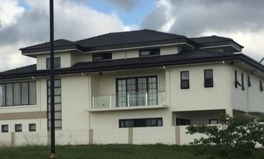 Modern Executive House in Mirala Nuvali 10 mins drive to ayala malls