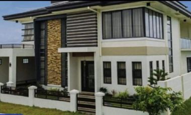 Modern Executive House in Mirala Nuvali 10 mins drive to ayala malls