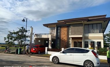 Modern Executive House in Mirala Nuvali 10 mins drive to ayala malls