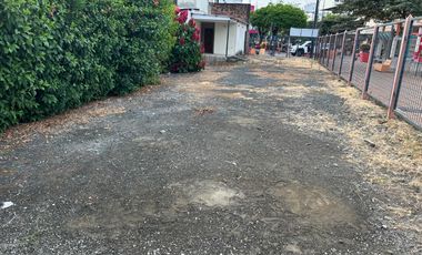 EN VENTA  TERRENO ESQUINERO  PARA USO COMERCIAL EN PORTOVIEJO