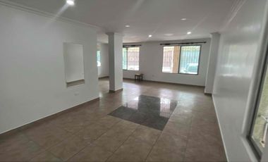 Alquiler de Departamento,  planta baja  Kennedy Norte(Parque Lineal)