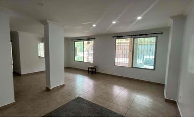 Alquiler de Departamento,  planta baja  Kennedy Norte(Parque Lineal)