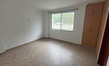 Alquiler de Departamento,  planta baja  Kennedy Norte(Parque Lineal)