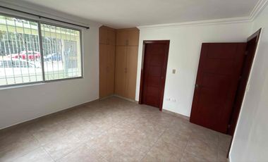 Alquiler de Departamento,  planta baja  Kennedy Norte(Parque Lineal)