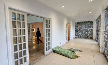 6 BR House and Lot for Rent at Whiteplains, Quezon City