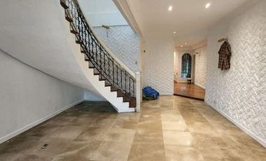 6 BR House and Lot for Rent at Whiteplains, Quezon City
