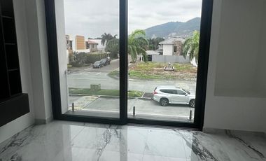 Via la costa, Se renta linda casa 3 dormitorios con piscina y Jacuzzi