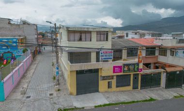 Casa Comercial en Venta, con dos locales Sector Carcelén