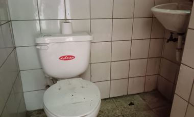 Local Comercial de alquiler en calle Santa Elena, Centro de Guayaquil.