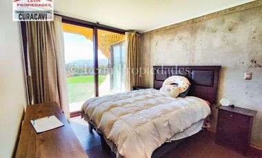 León Propiedades vende Gran casa de 2 pisos en sector Los Naranjos, Curacavi