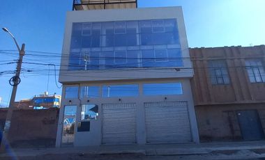 Av. Tacna Se Vende Edificio CON 5 departamentos, tienda y cocheras Frente al Estadio Nuevo