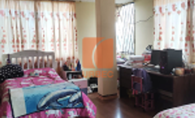 VENTA – CASA AMPLIA EN VENTA CON TERRENO GRANDE EN EL SECTOR EL CARMEN CERCA DE LA AV. REPUBLICA /23URB085