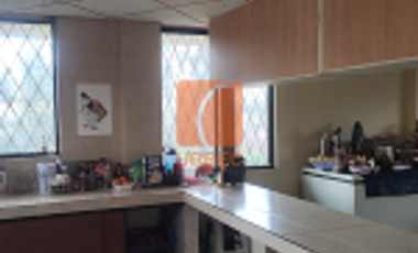 VENTA – CASA AMPLIA EN VENTA CON TERRENO GRANDE EN EL SECTOR EL CARMEN CERCA DE LA AV. REPUBLICA /23URB085