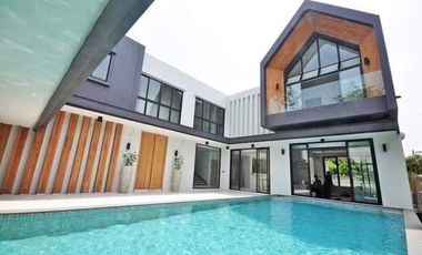 Elegance Villa for Sale in prime location of Chiangmai