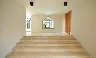 Elegance Villa for Sale in prime location of Chiangmai