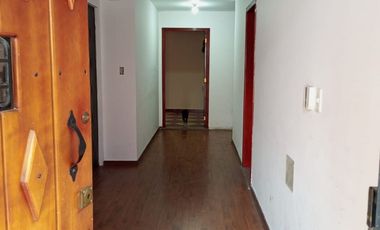 Casa de venta,346m2 de construcción en 180m2 de terreno, a 100m2 de la Av. Martha Bucaram, Sector TÍA de la Cdla Ibarra Quito, Ecuador