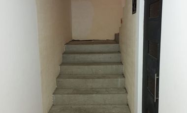 Casa de venta,346m2 de construcción en 180m2 de terreno, a 100m2 de la Av. Martha Bucaram, Sector TÍA de la Cdla Ibarra Quito, Ecuador