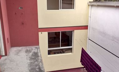 Casa de venta,346m2 de construcción en 180m2 de terreno, a 100m2 de la Av. Martha Bucaram, Sector TÍA de la Cdla Ibarra Quito, Ecuador