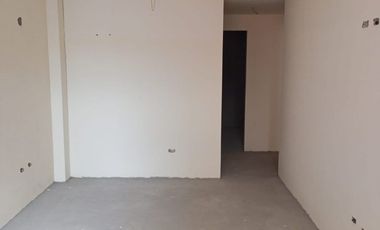Casa de venta,346m2 de construcción en 180m2 de terreno, a 100m2 de la Av. Martha Bucaram, Sector TÍA de la Cdla Ibarra Quito, Ecuador