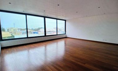 Dpto, duplex, estreno, 395 m2, zona Golf, S. Isidro, 3 dorms, 4 baños, 3 estac + dep.