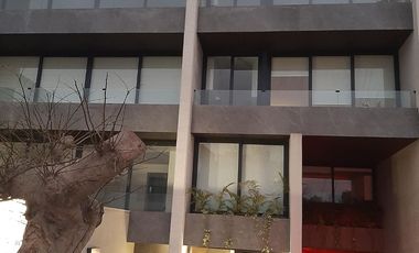 Dpto, duplex, estreno, 395 m2, zona Golf, S. Isidro, 3 dorms, 4 baños, 3 estac + dep.