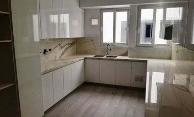 Dpto, duplex, estreno, 395 m2, zona Golf, S. Isidro, 3 dorms, 4 baños, 3 estac + dep.