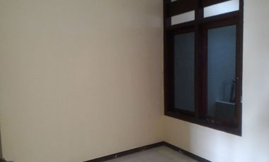 Rumah Dekat RSUD dr. Soetomo Surabaya di Mojoklanggru Kidul