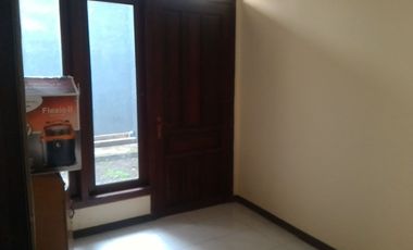 Rumah Dekat RSUD dr. Soetomo Surabaya di Mojoklanggru Kidul