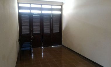 Rumah Dekat RSUD dr. Soetomo Surabaya di Mojoklanggru Kidul