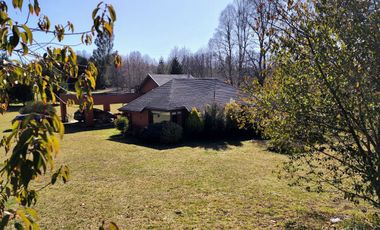 Venta de Parcela de 5600m2 con casa de 156m2 en Ñancul, a 8km de Villarrica