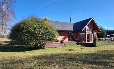 Venta de Parcela de 5600m2 con casa de 156m2 en Ñancul, a 8km de Villarrica