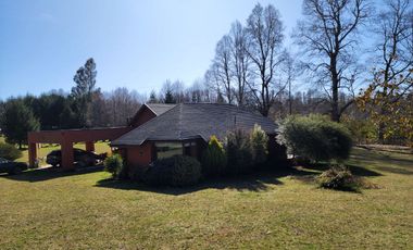 Venta de Parcela de 5600m2 con casa de 156m2 en Ñancul, a 8km de Villarrica