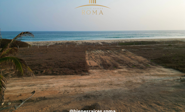 TERRENO A PIE EN PUERTO ESCONDIDO, EN PLAYA SANTA ELENA