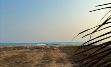 TERRENO A PIE EN PUERTO ESCONDIDO, EN PLAYA SANTA ELENA