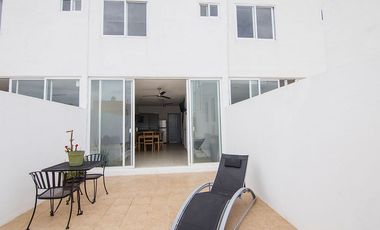 RENTA VILLA TIPO TOWN HOUSE AMUEBLADA Y EQUIPADA EN SODZIL NTE. ¡¡GRAN UBICACIÓN!!